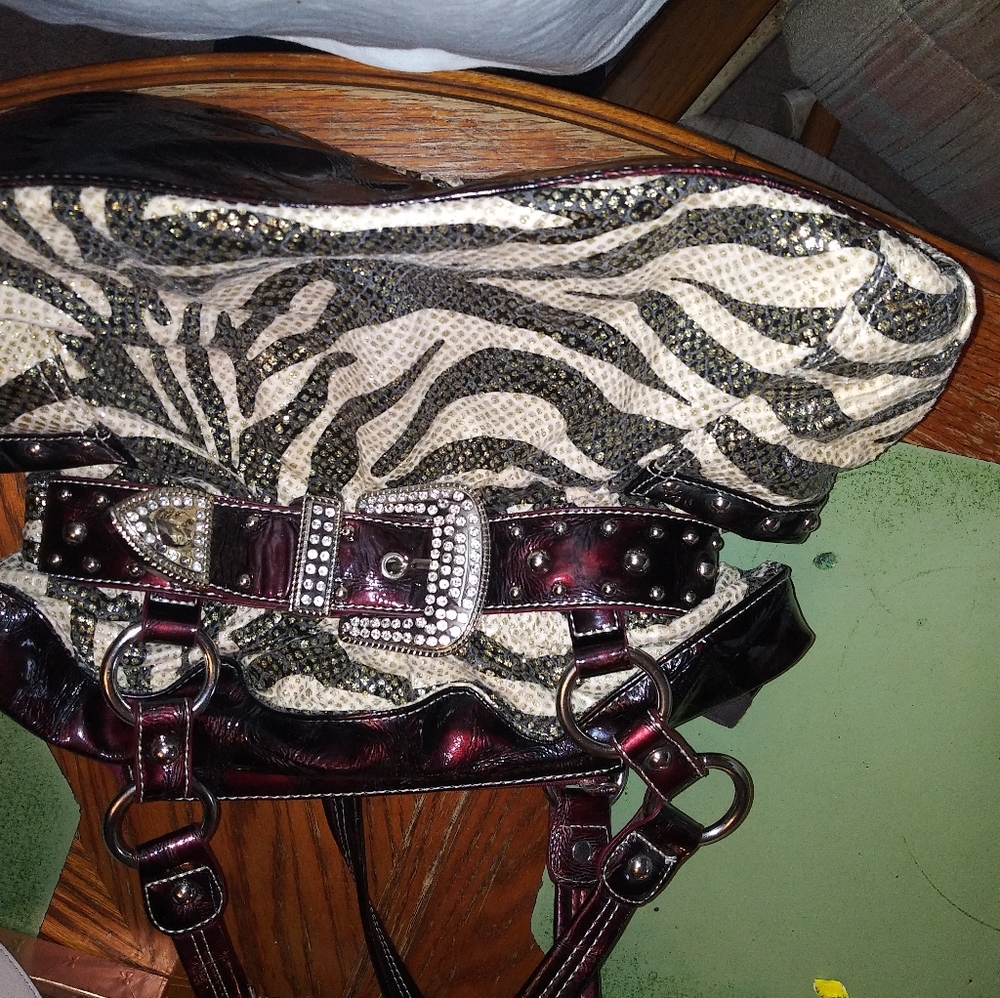 GG...ing purse